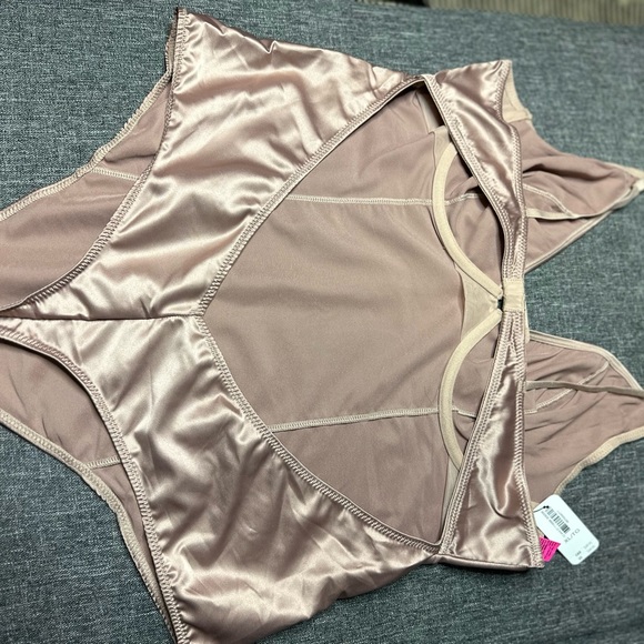 LA SENZA | 2 Pack Body Suits - Picture 6 of 9